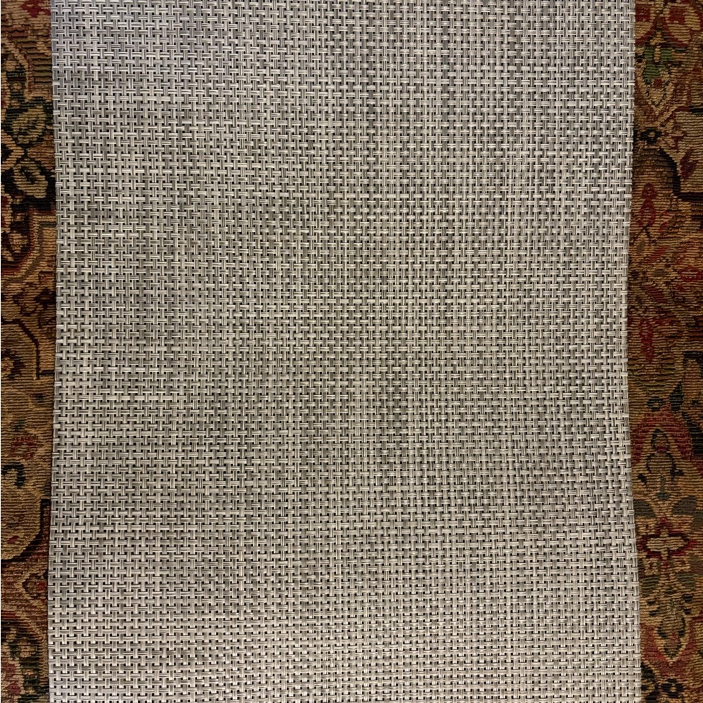 Set of 6 chilevich placemats, 5 used, one new silver/white